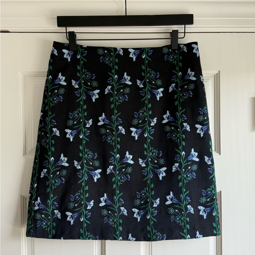 Ann Taylor Black Floral A-Line Skirt EUC